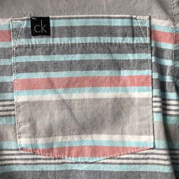 Calvin Klein button down short sleeve cotton shirt. Size 7. - Picture 3 of 6